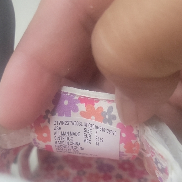 Wonder Nation White Kids Sandals with Floral Interior - Picture 4 of 6